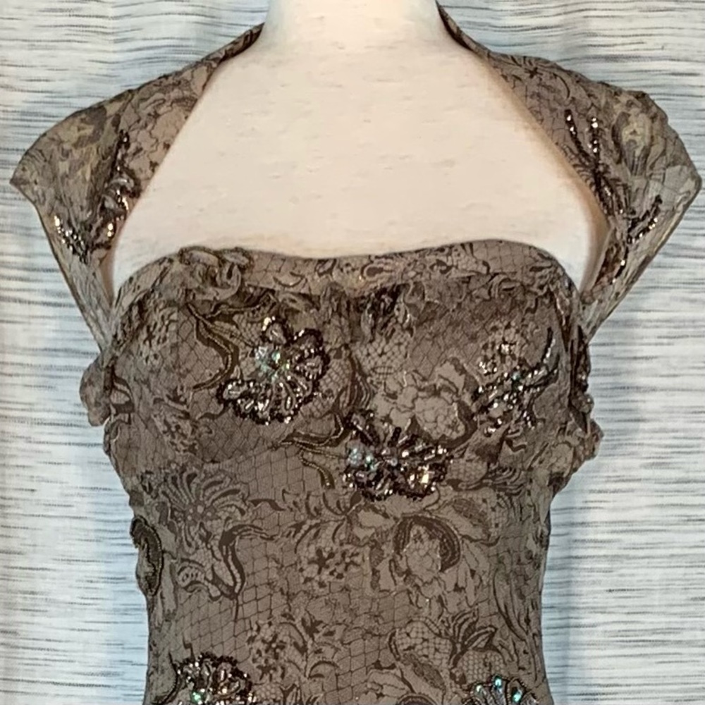 Nina Austin brown and tan floral evening gown. - Picture 4 of 14